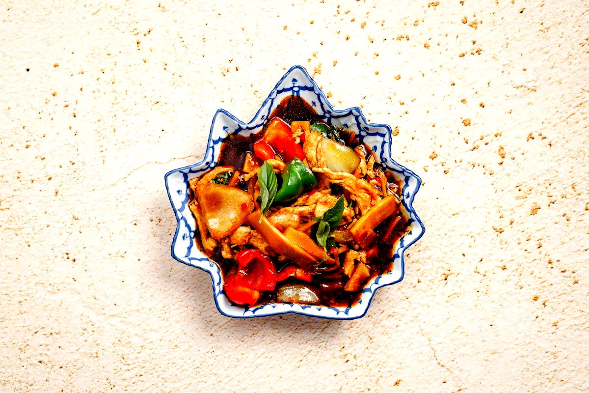 Tam Nak Thai Restaurang, Strykjärnet - Photo 2