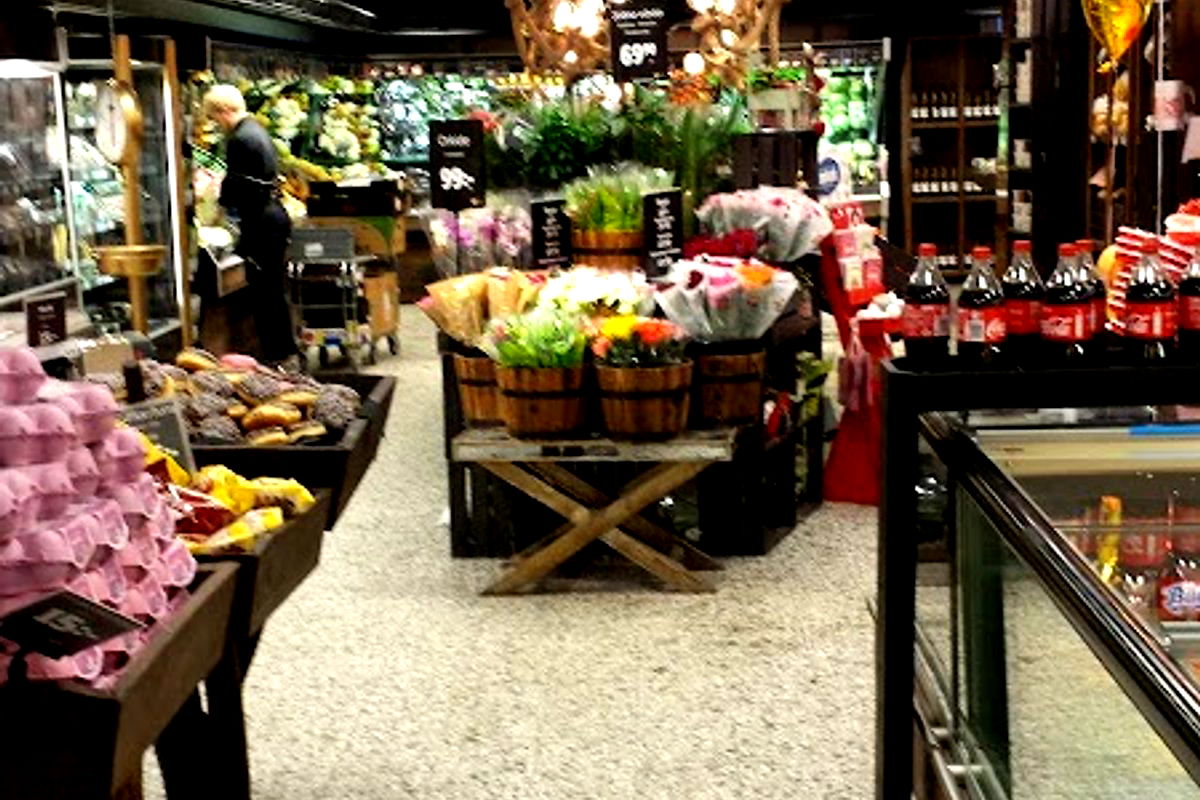 ICA Supermarket City Hall Vaxjo - Photo 2