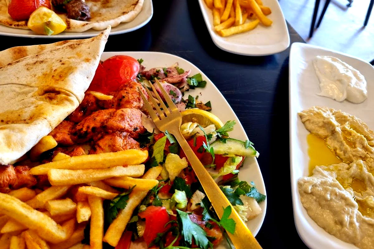 Syriano Restaurang - Photo 4