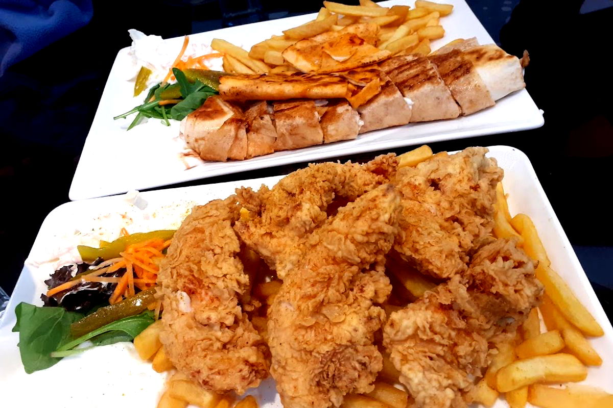 Syriano Restaurang - Photo 5