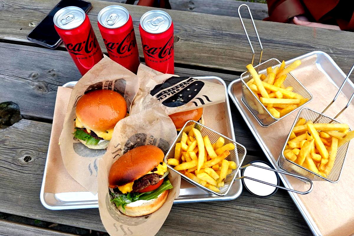 GRUB SHACK BURGERS - Photo 4