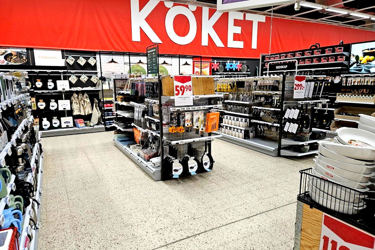 Maxi ICA Stormarknad Växjö - Photo 2