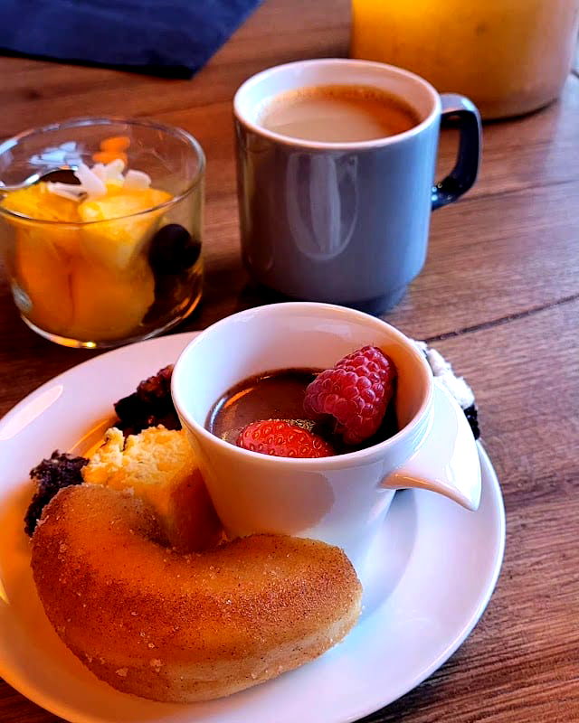 The Social Bar & Bistro - Photo 5