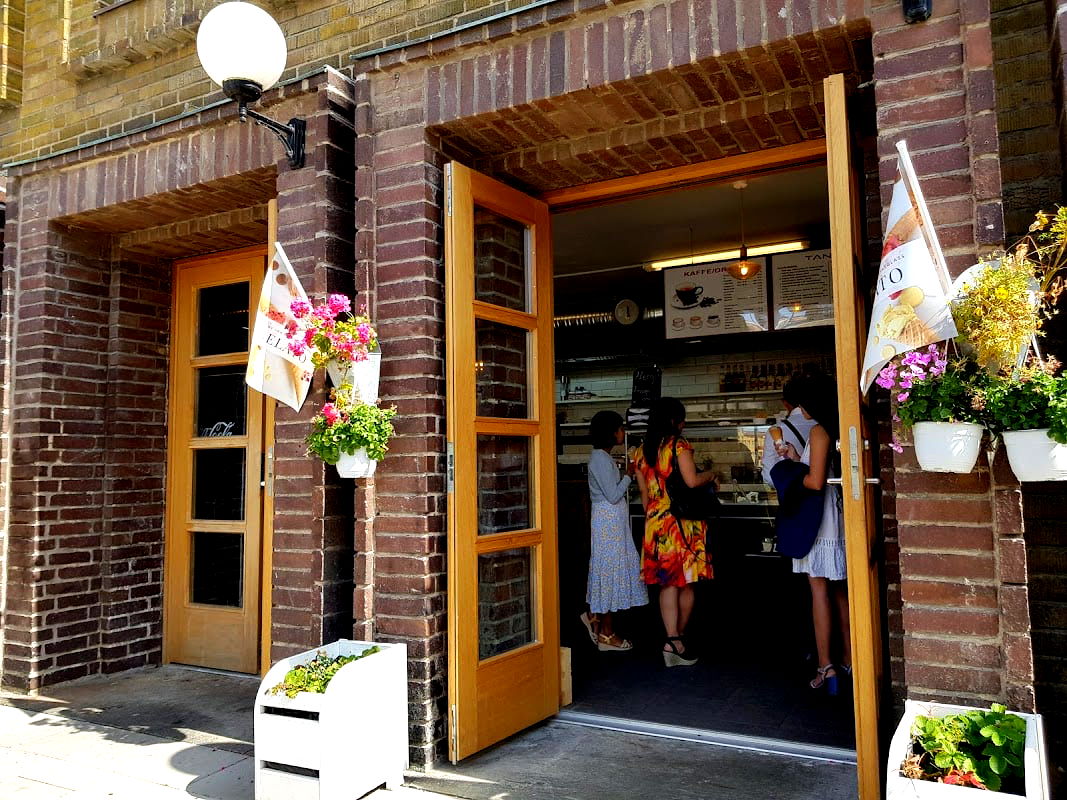 Tango Gelato Cafe &Creperie - Photo 1