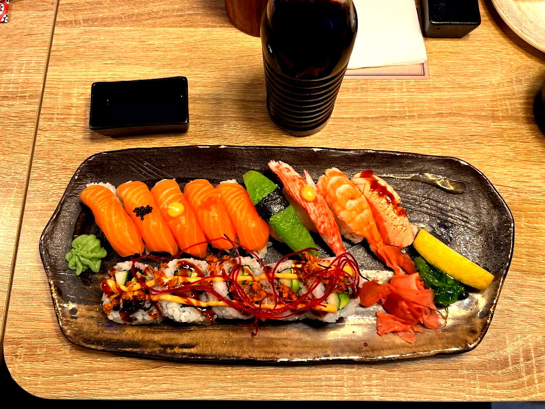 Yukikos Sushi - Photo 2