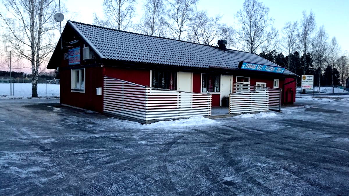 Sebbans Pizzeria & Grillkiosk - Photo 4