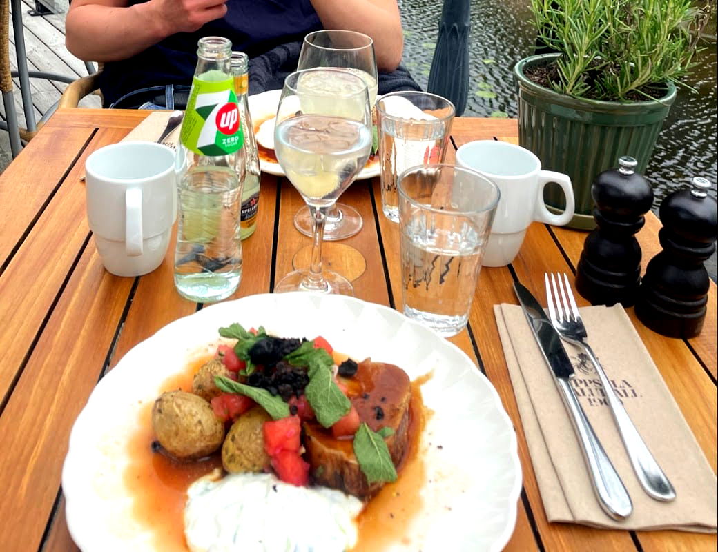 Saluhallen Bar & Café - Photo 2