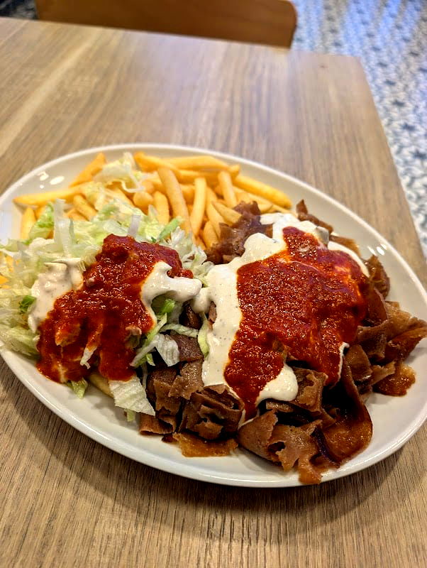 Maggans Kebab - Photo 2