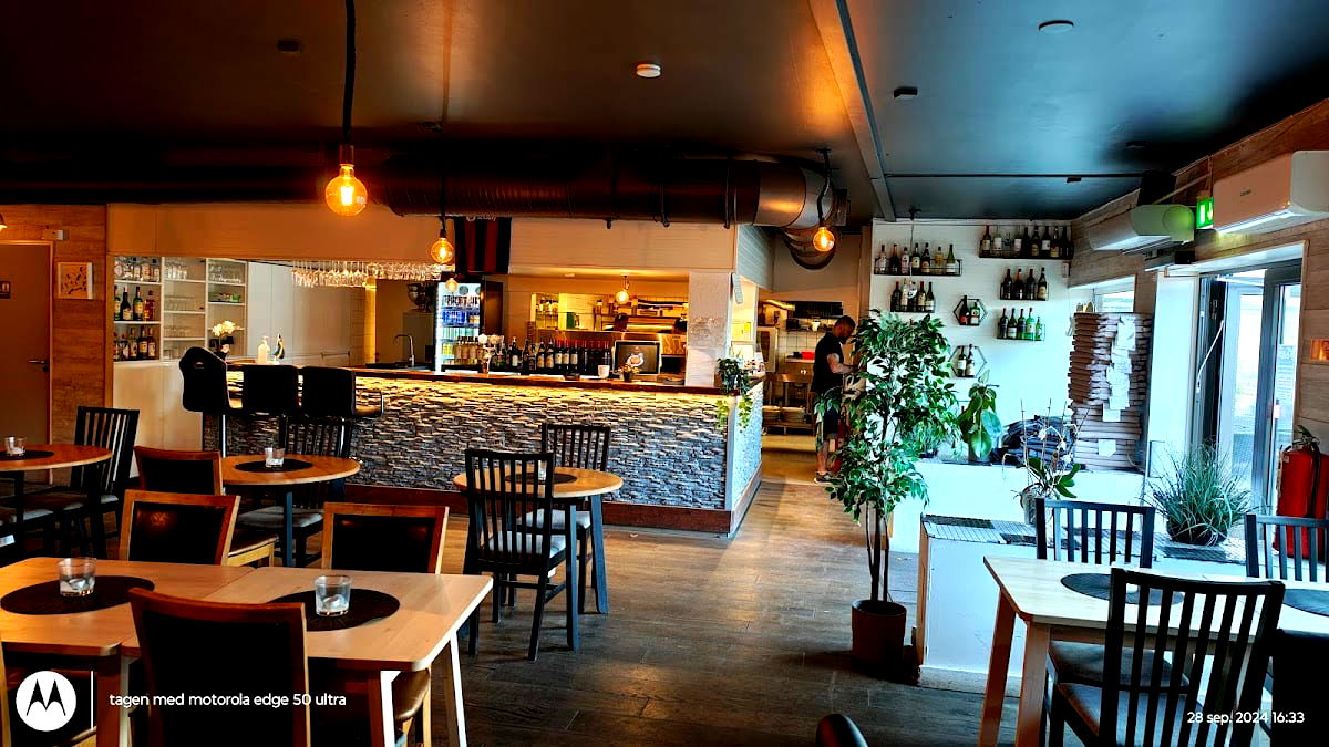 Lamaroni Restaurang & Pizzeria - Photo 5