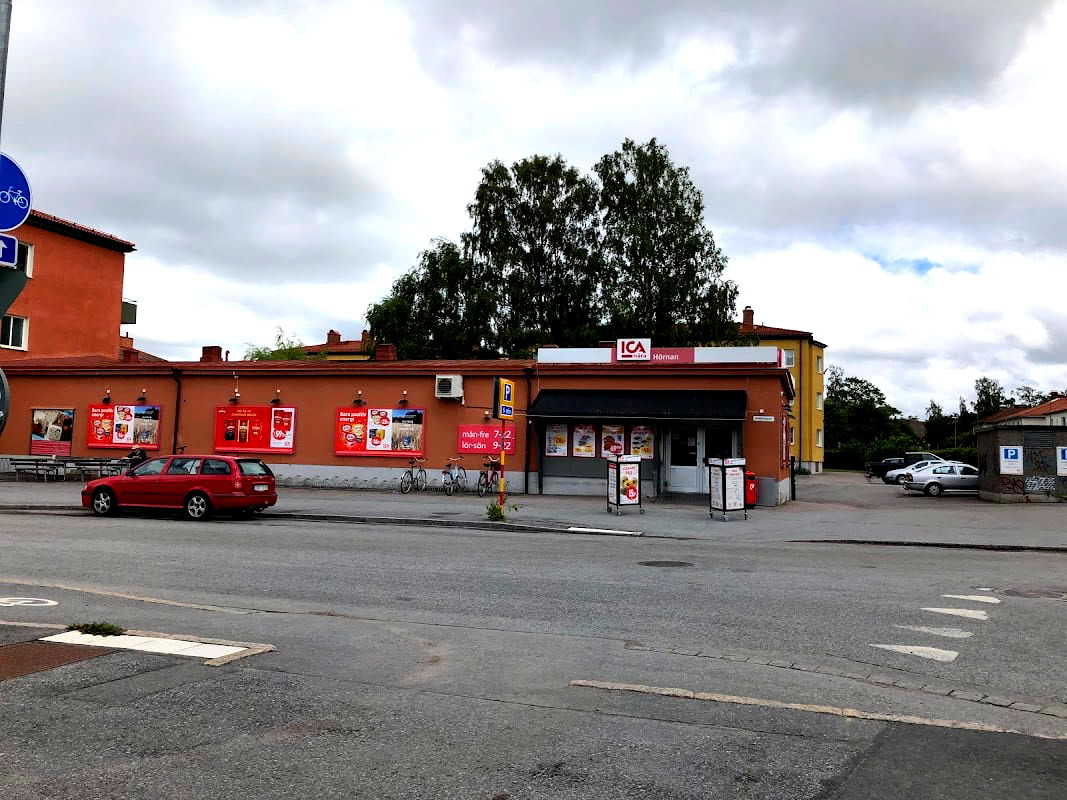 ICA Nära Hörnan - Photo 1