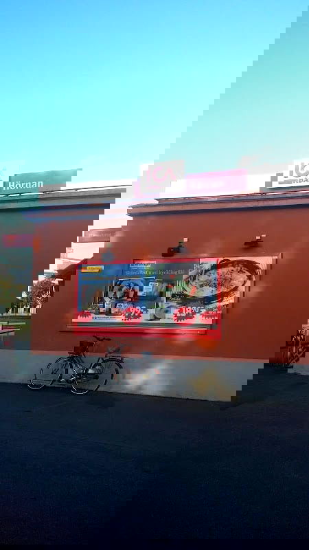 ICA Nära Hörnan - Photo 3