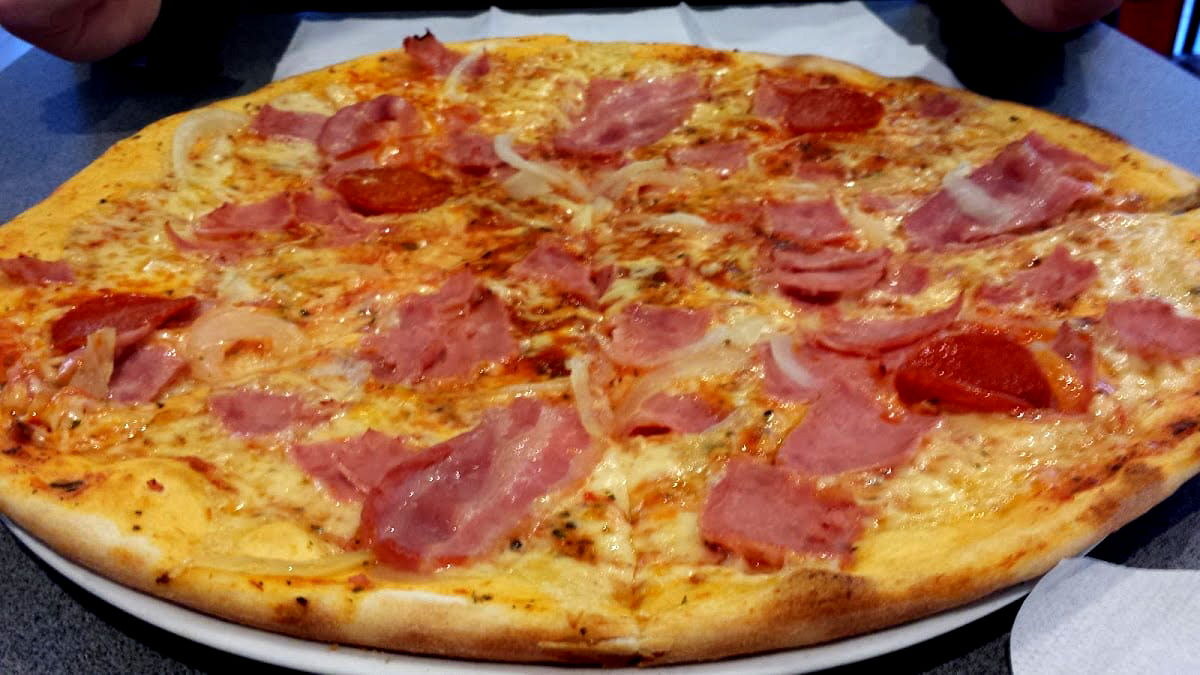 Ken's Pizza - Photo 5