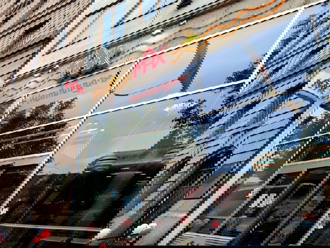 MAX Burgers - Photo 3