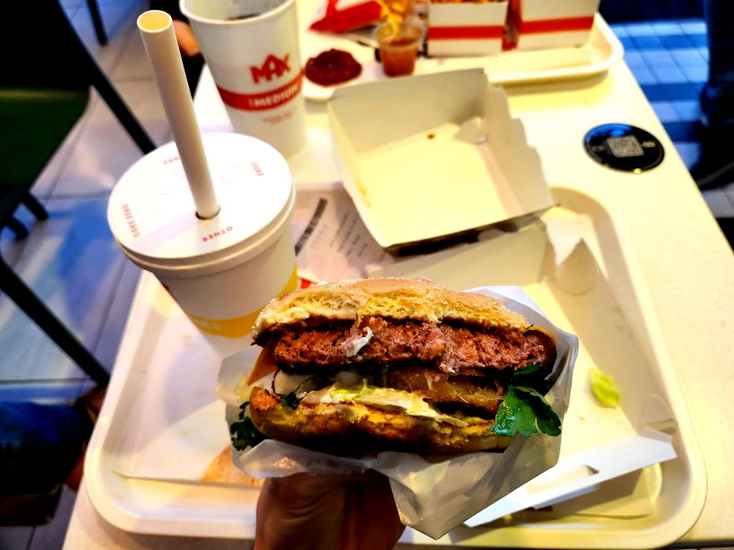 MAX Burgers - Photo 4