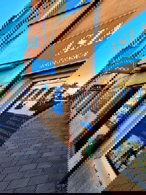 Asian livs - Photo 4