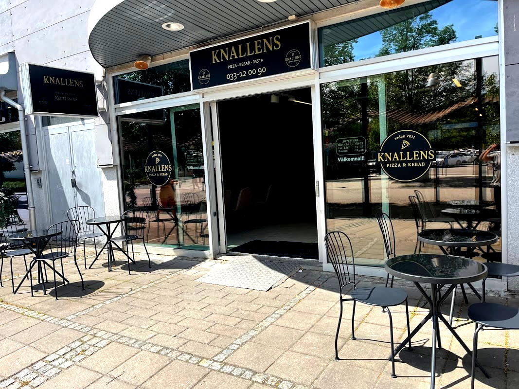 Knallens Pizzeria - Photo 1