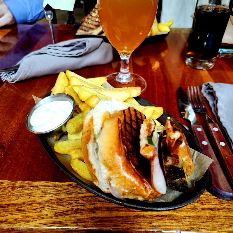 The Green Lion Pub - Photo 4