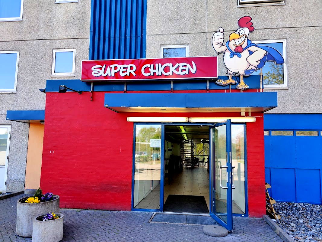 Super Chicken - Photo 1