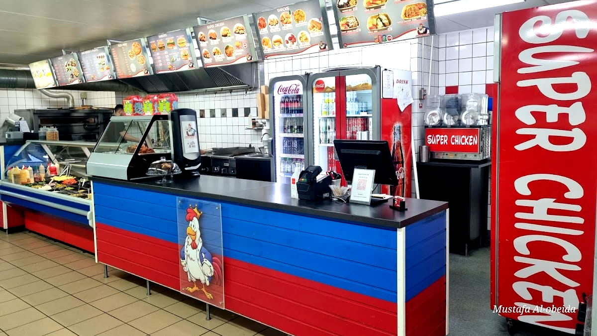 Super Chicken - Photo 5