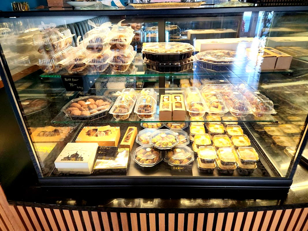 Sweeti Cafe - Photo 5