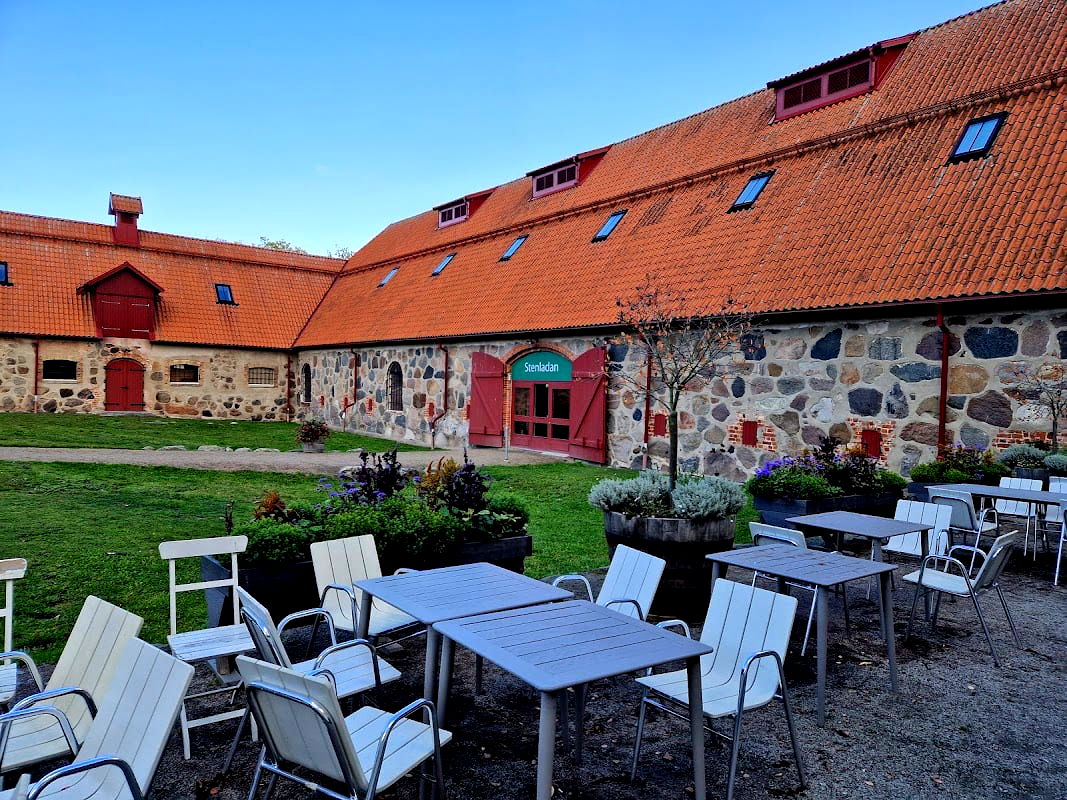 Torup Castle Café - Photo 1