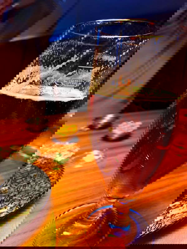 NY Corner Bar & Burger-Pizza - Photo 4