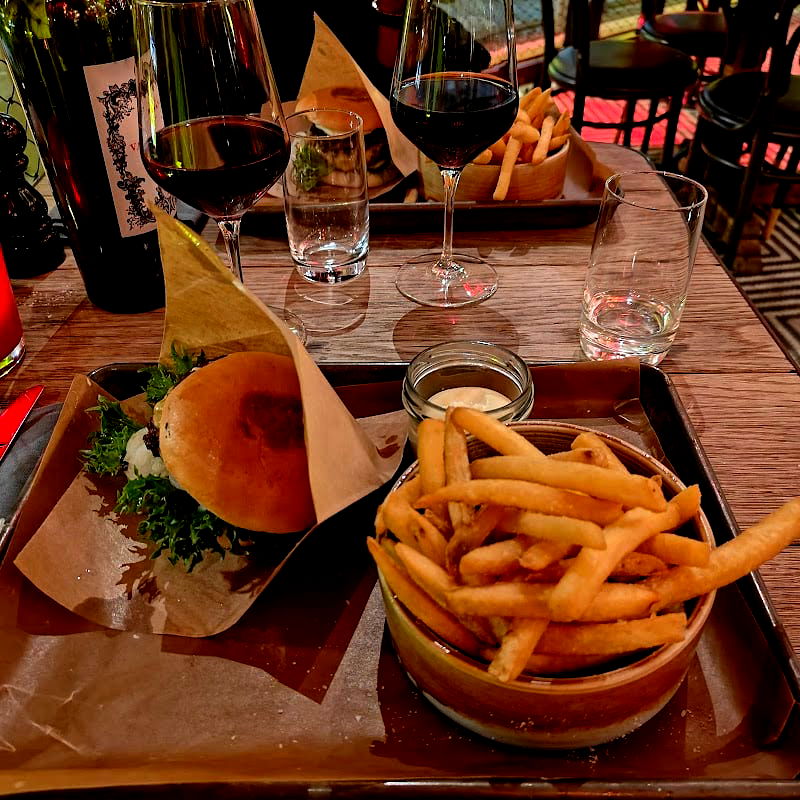 Lean Grill & Bar - Photo 2