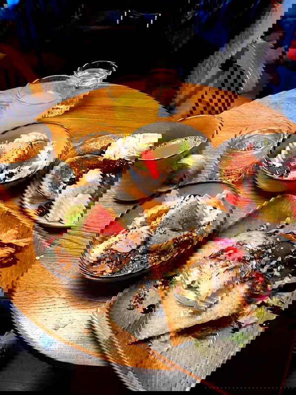 Melrose Cafe - Photo 3