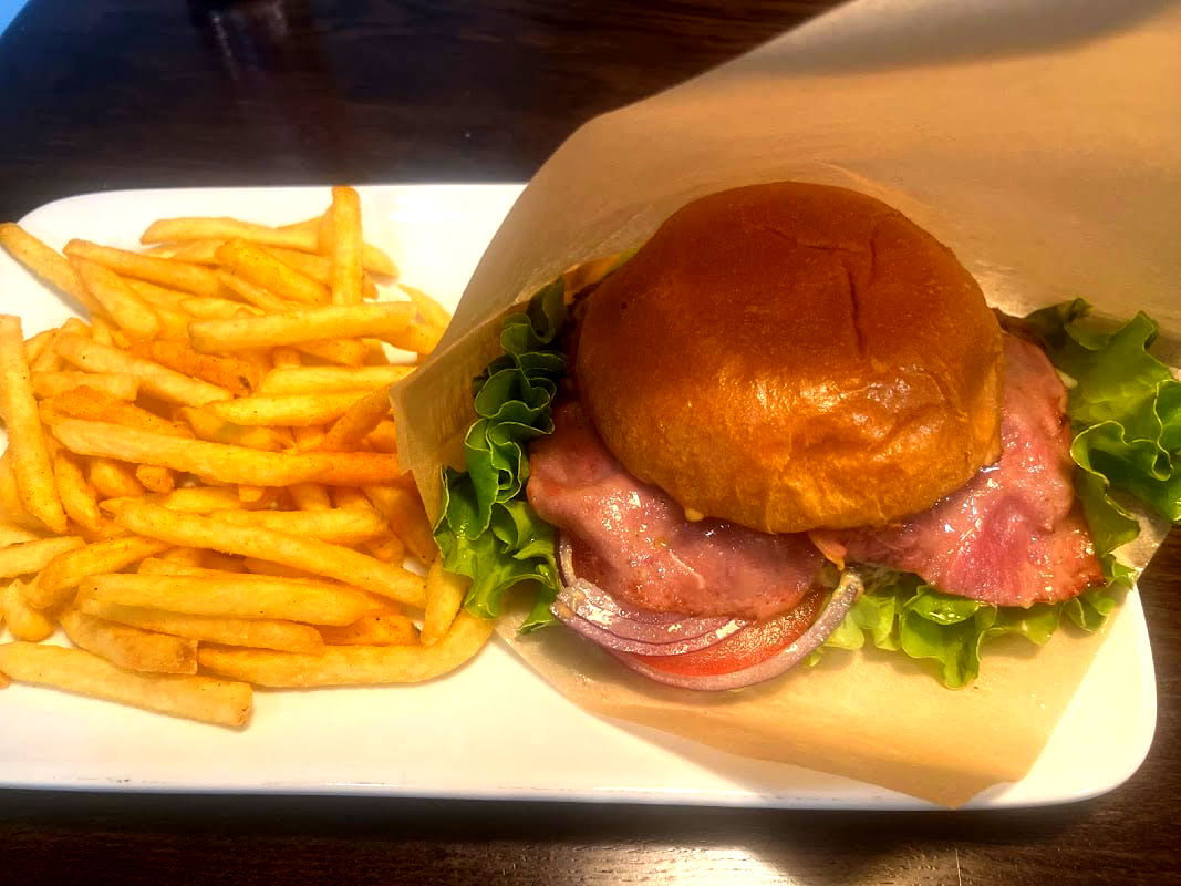 TastyBurger&Pizza - Photo 4