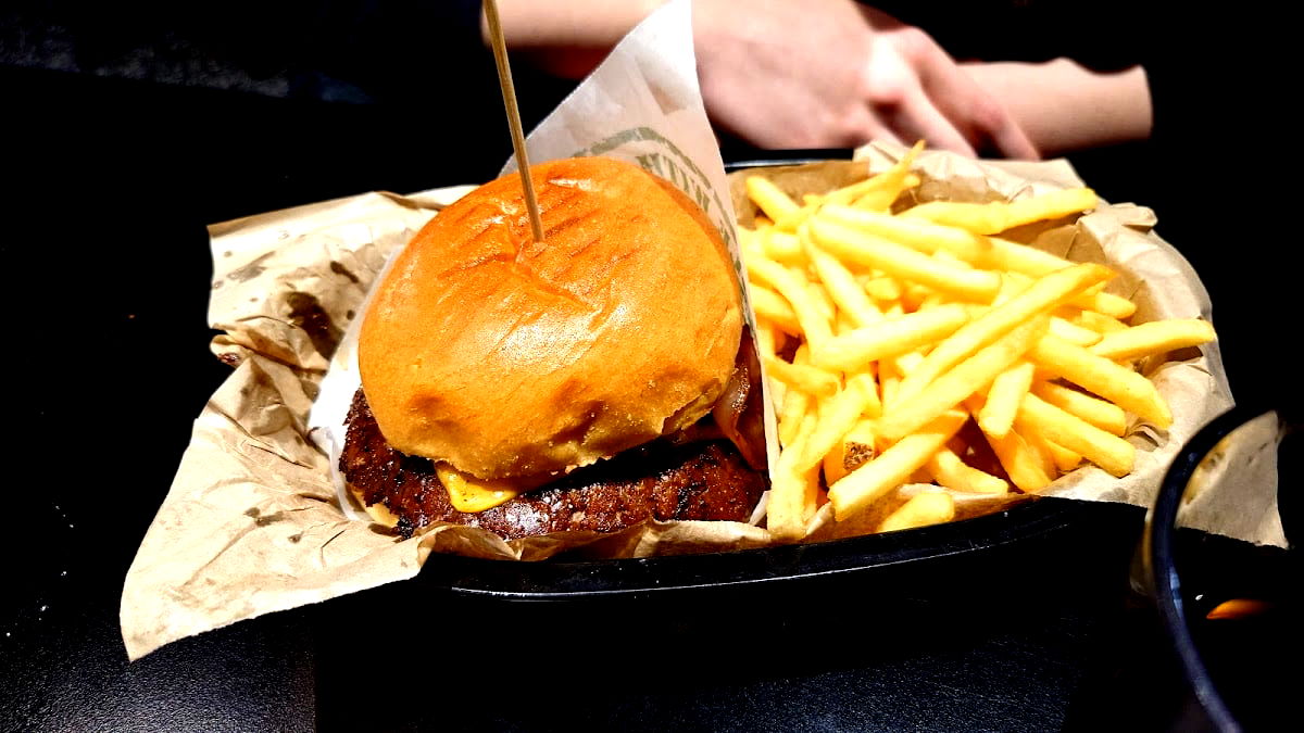 Se7en Sins Burger - Photo 2