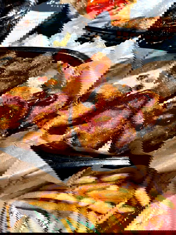 Se7en Sins Burger - Photo 4